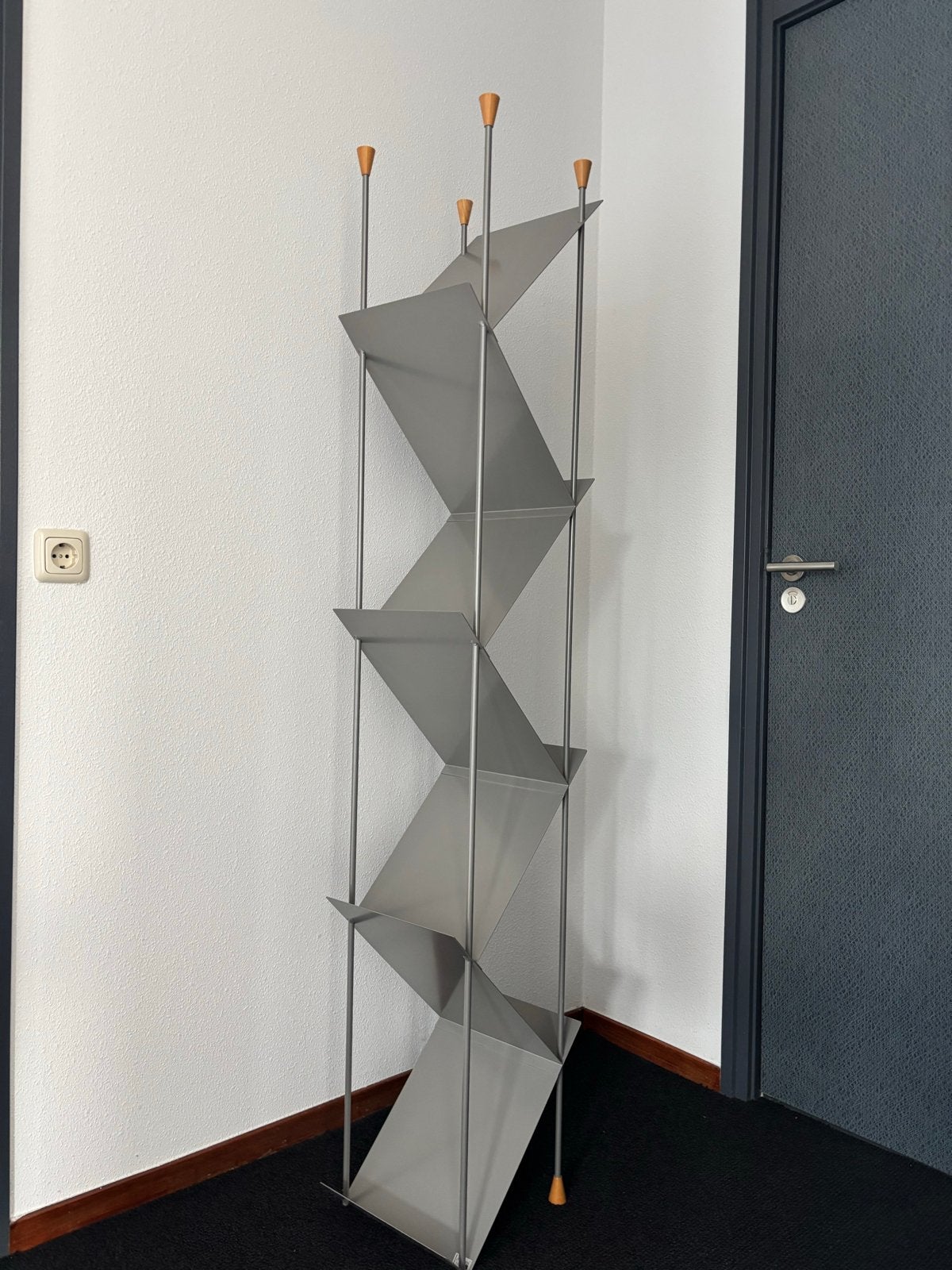 Modern metalen tijdschriftenrek / lectuurbak, Ophalen, Meerdere vakken, Metaal, Modern