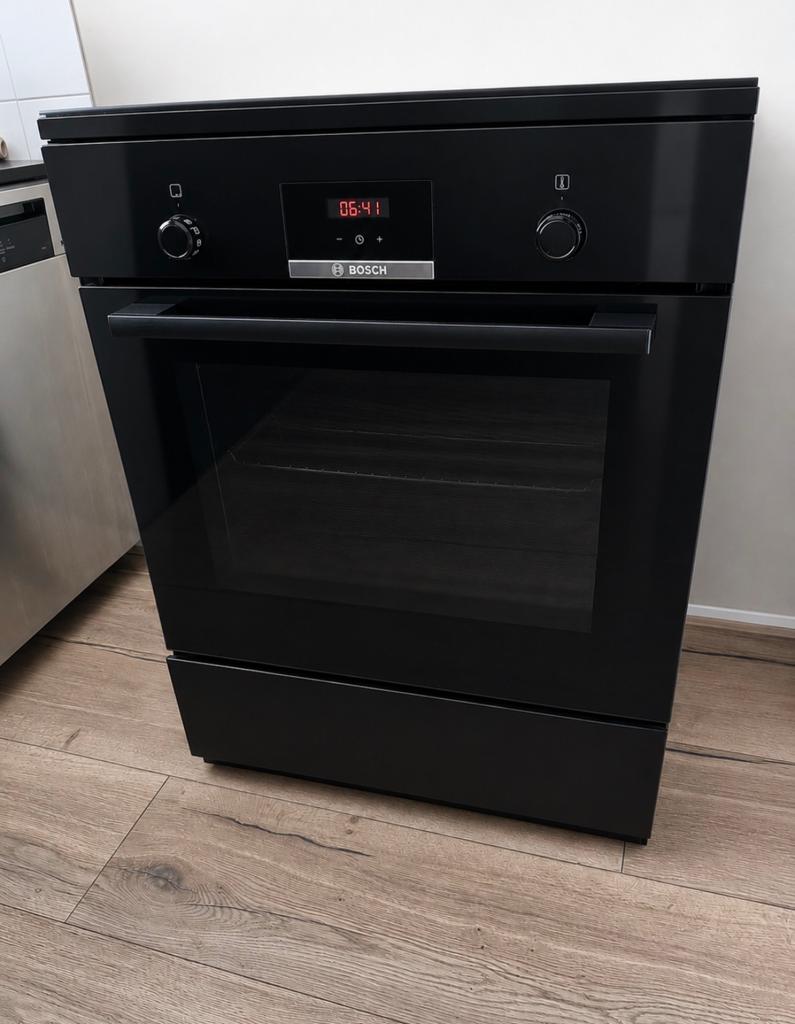 Bosch fornuis inductie zwart, Witgoed en Apparatuur, Fornuizen, Ophalen, 4 kookzones, Inductie, Vrijstaand