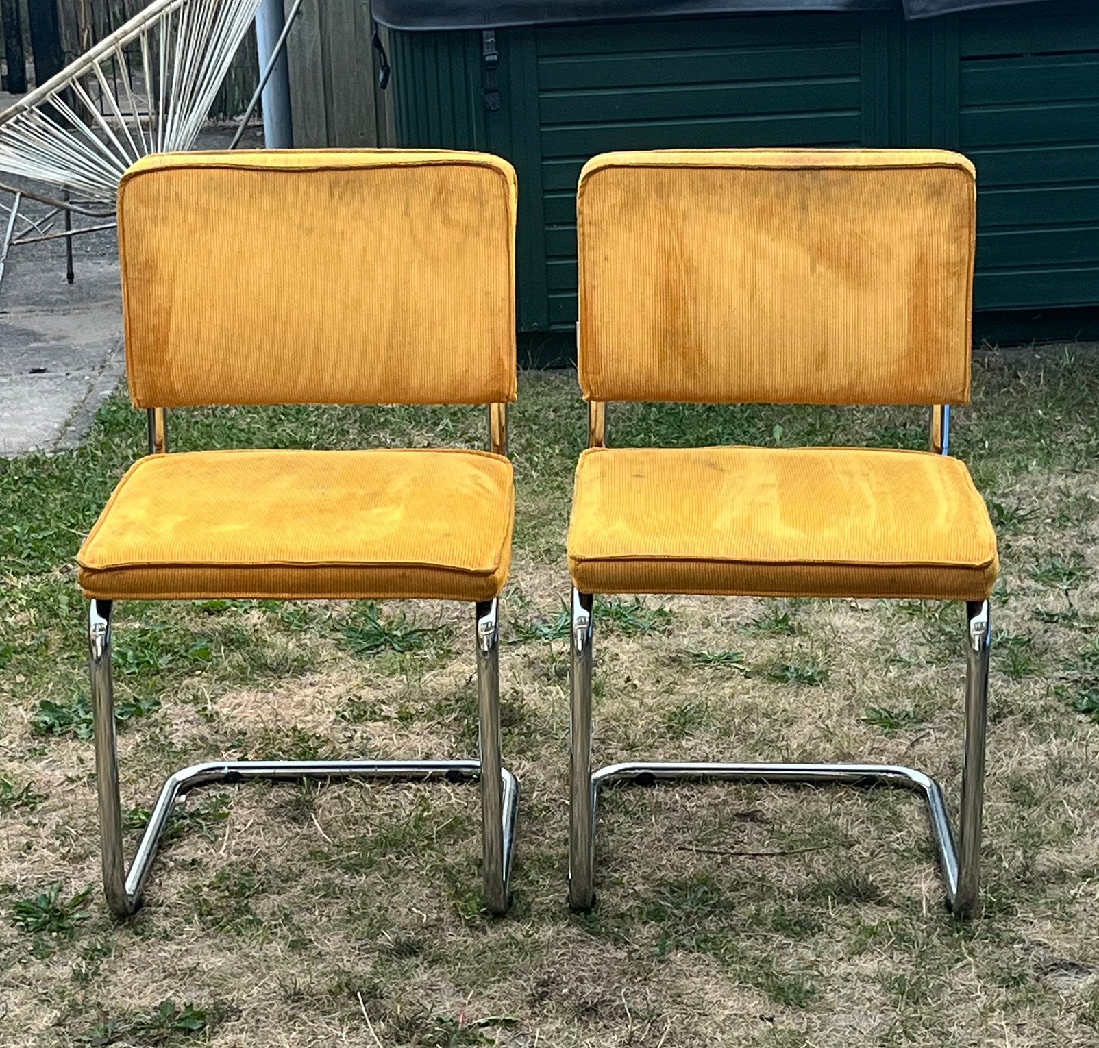 Set van 2 Zuiver Ridge stoelen - geel ribfluweel, Ophalen