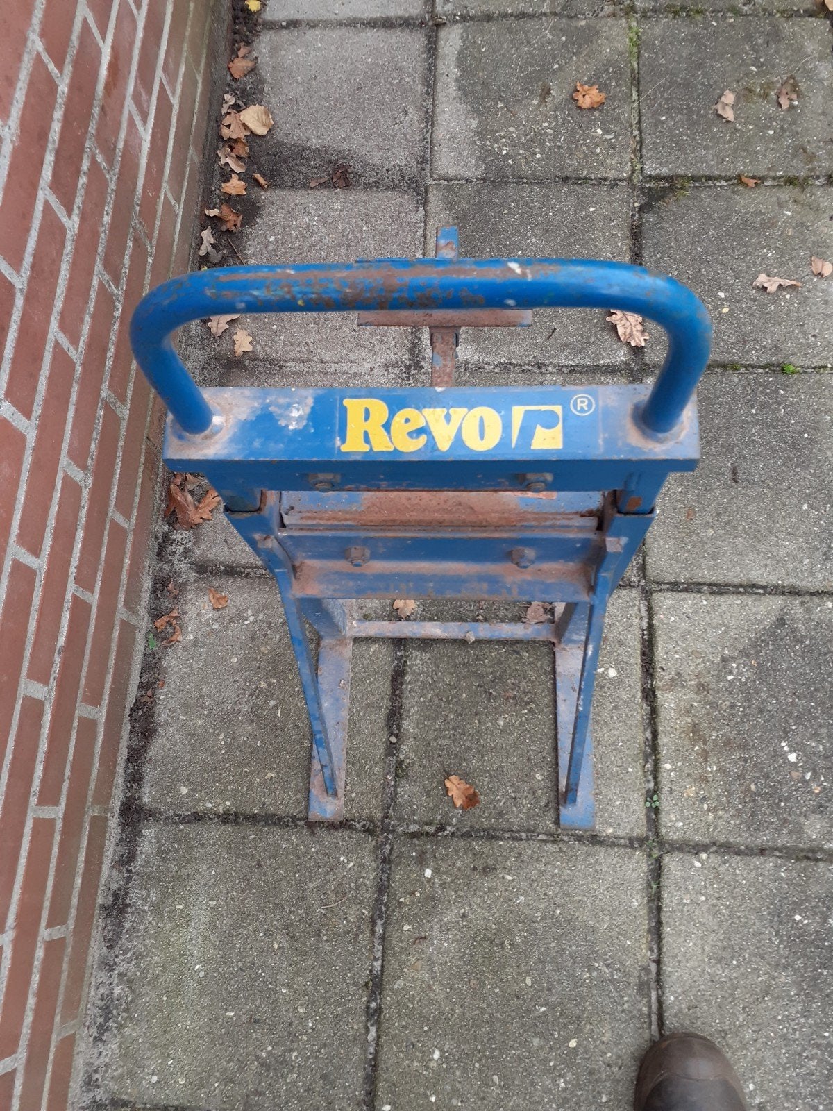 Revo, Ophalen