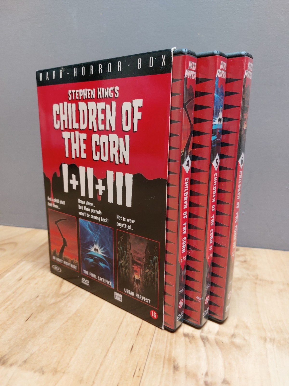 Stephen King's Children of the Corn (3 DVD) Hard Horror Box, Vanaf 16 jaar, Ophalen of Verzenden, Zo goed als nieuw, Overige genres