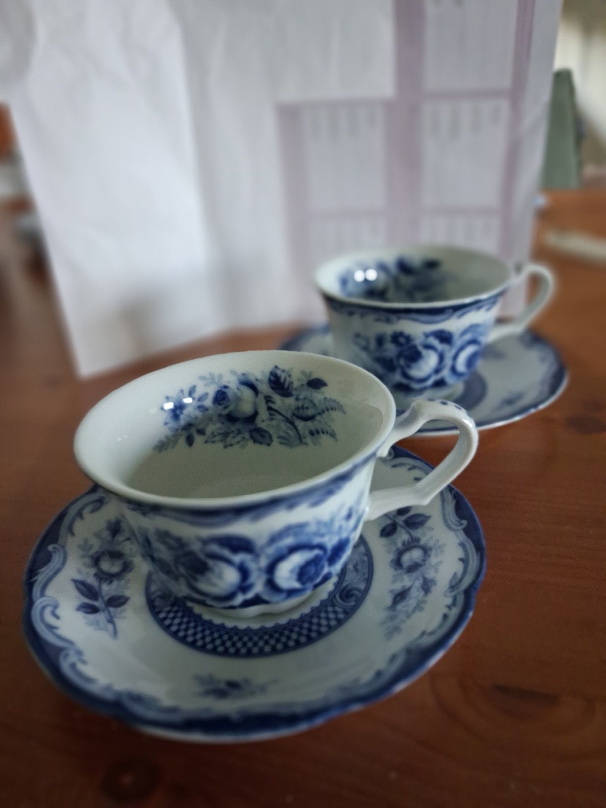 2 Blue Rose vintage kop en schotels., Antiek en Kunst, Ophalen