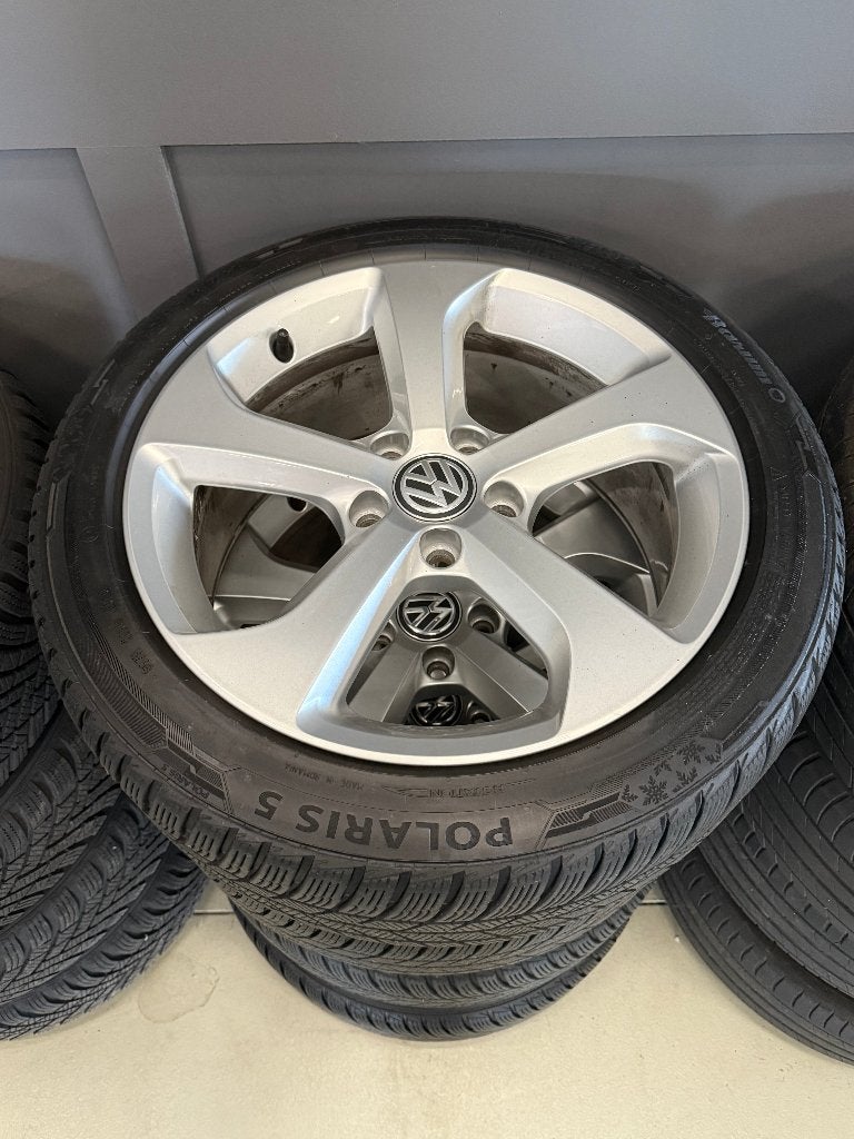 VW Golf 7 GTI / GTD "Brooklyn" Velgen + Winterbanden, Ophalen, Gebruikt, Banden en Velgen, 17 inch
