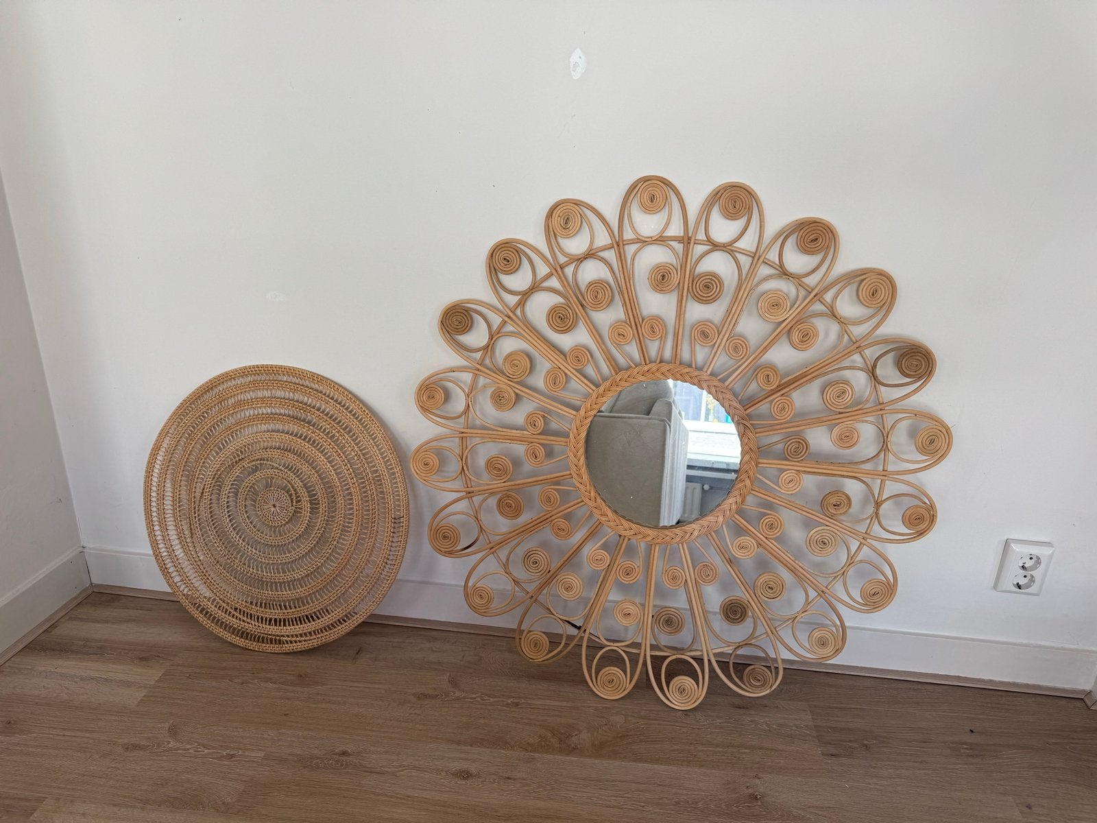2 Rotan wanddecoraties: spiegel en decoratie, Ophalen, Gebruikt, Rond, 50 tot 75 cm