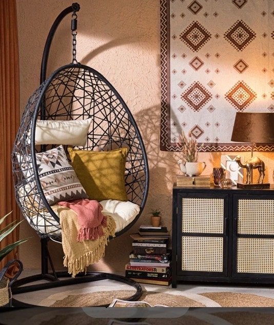 Zwarte ei stoel, Huis en Inrichting, Stoelen, Ophalen, Kunststof, Zwart, Zo goed als nieuw