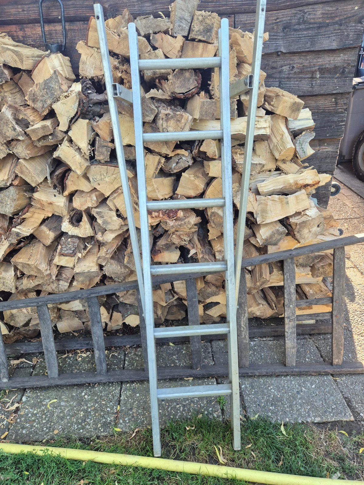 Stevige aluminium ladder, 170 cm hoog, Doe-het-zelf en Verbouw, Ladders en Trappen, Ophalen, Gebruikt, Ladder, Minder dan 2 meter