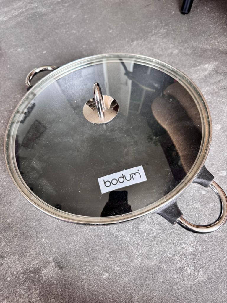 Bodum gietijzer wok, Huis en Inrichting, Ophalen of Verzenden, Gebruikt, Overige materialen, Bodum