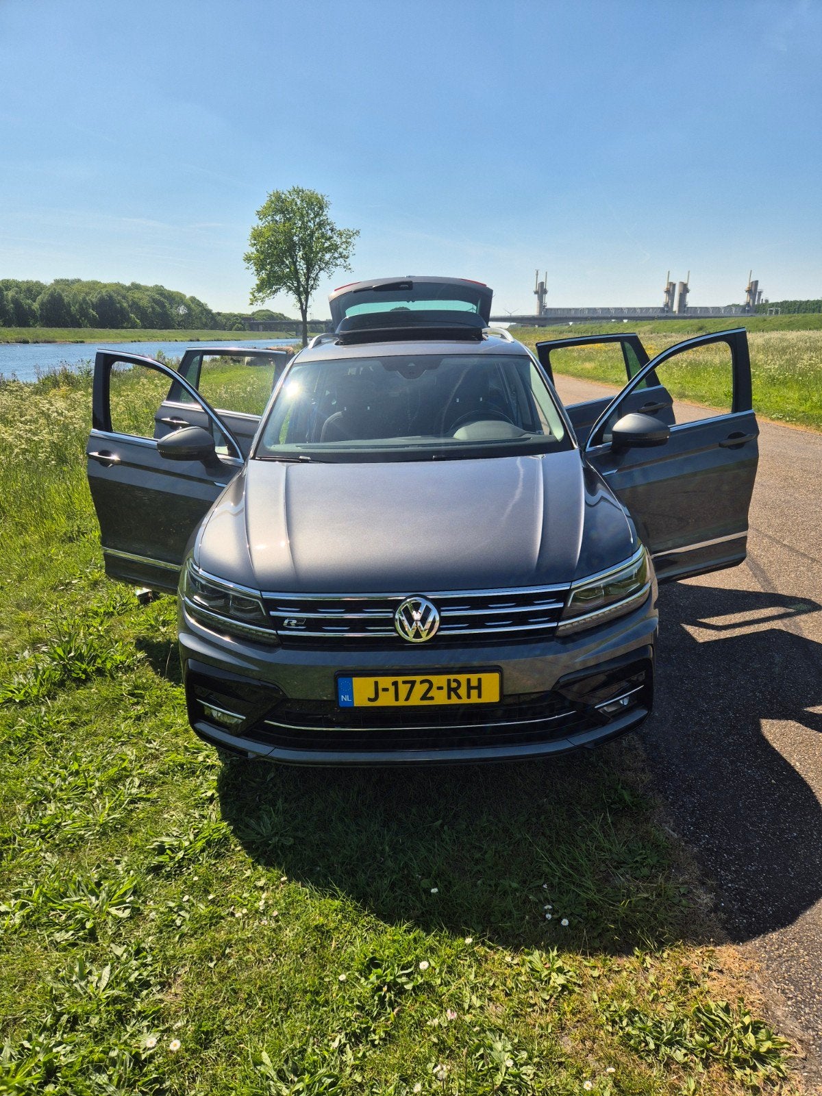 Volkswagen Tiguan 2.0 TSI Highline R 190pk 4Motion Panorama, Auto's, Automaat, 1984 cc, Vierwielaandrijving, 93 €/maand