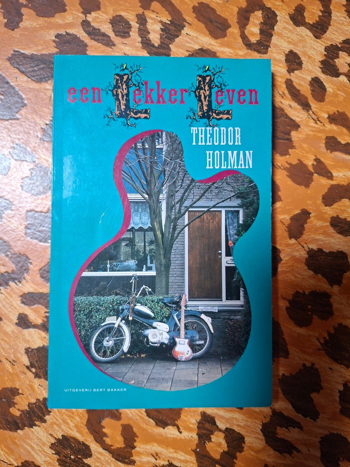 Een Lekker Leven - Theodoor Holman (Uitgeverij Bert Bakker), Ophalen of Verzenden, Gelezen, Theodoor Holman, Nederland