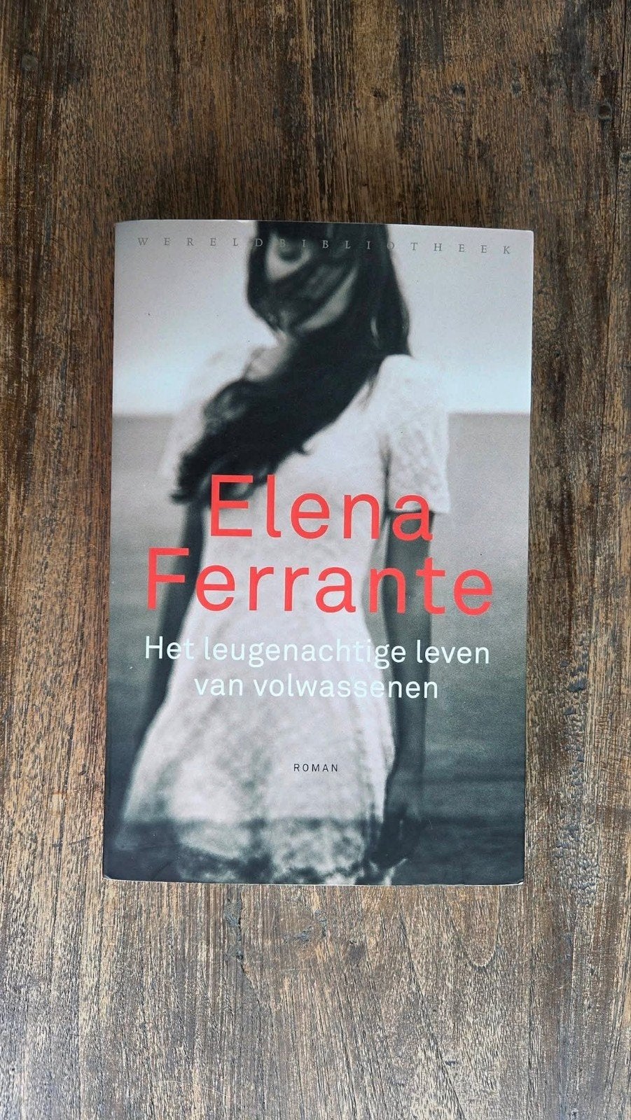 Roman Elena Ferrante ' Het leugenachtige leven van volwas, Ophalen of Verzenden, Gelezen