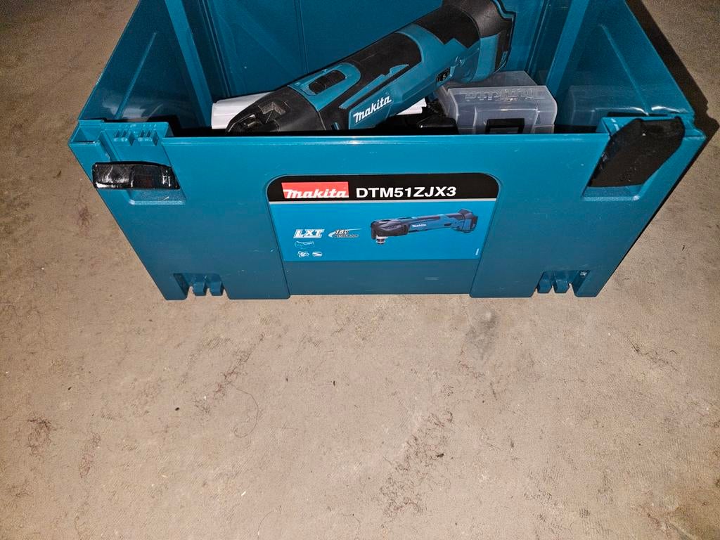 Makita DTM51ZJX3 Multitool in Mbox, Ophalen of Verzenden, Zo goed als nieuw