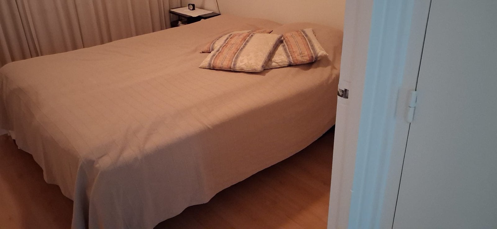 Auping electrisch bed, Ophalen, Bruin, Tweepersoons, Zo goed als nieuw