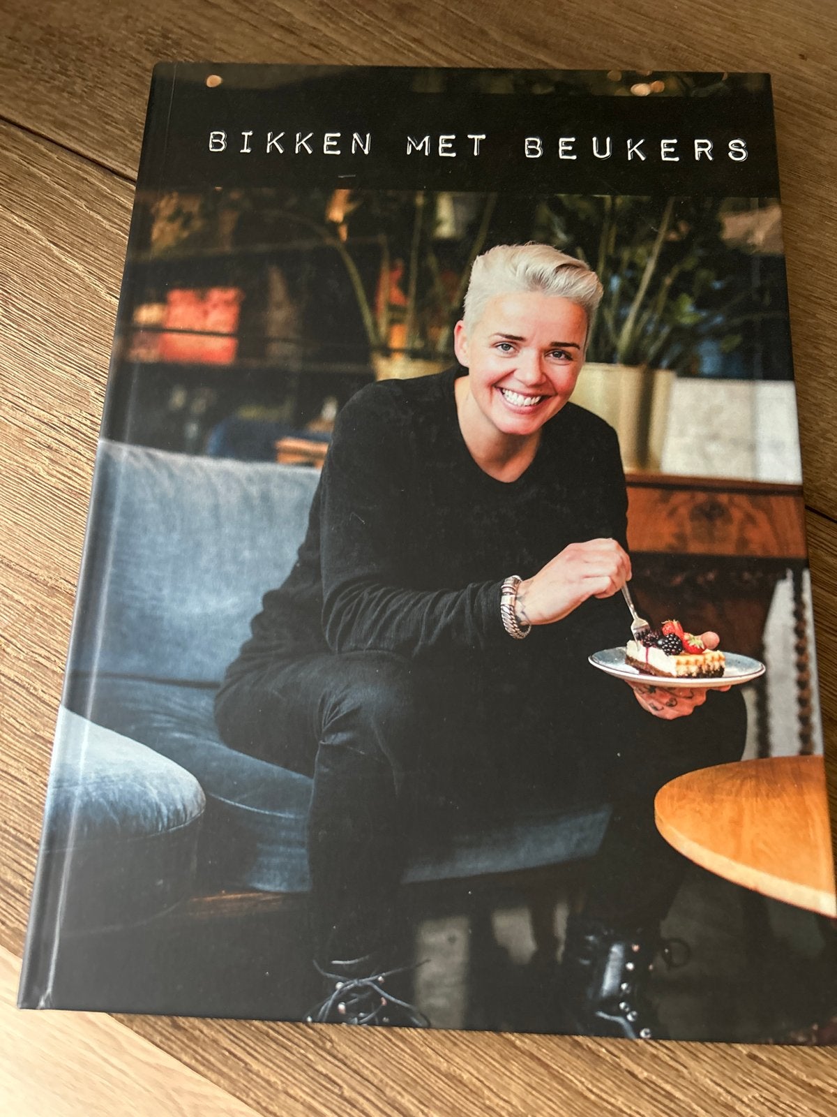 Bikken met Beukers - Kookboek lot beukers, Hoofdgerechten, Ophalen of Verzenden, Zo goed als nieuw, Gezond koken