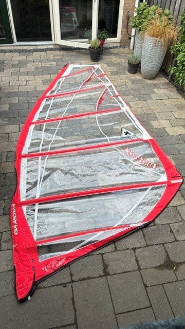 Foto 11 van VAARKLAAR: Tabou Rocket 125L met 3 Zeilen - 2 Masten - Giek