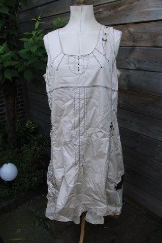 Jurk beige Fred Sabatier mt 44 Vaste prijs AANBIEDING, Maat 42/44 (L), Ophalen of Verzenden, Zo goed als nieuw, Onder de knie