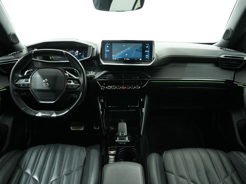Peugeot 2008 1.2T 130PK GT-LINE EAT8 | Panoramadak | Leer |, Gebruikt, 1199 cc, 1180 kg, 3 cilinders