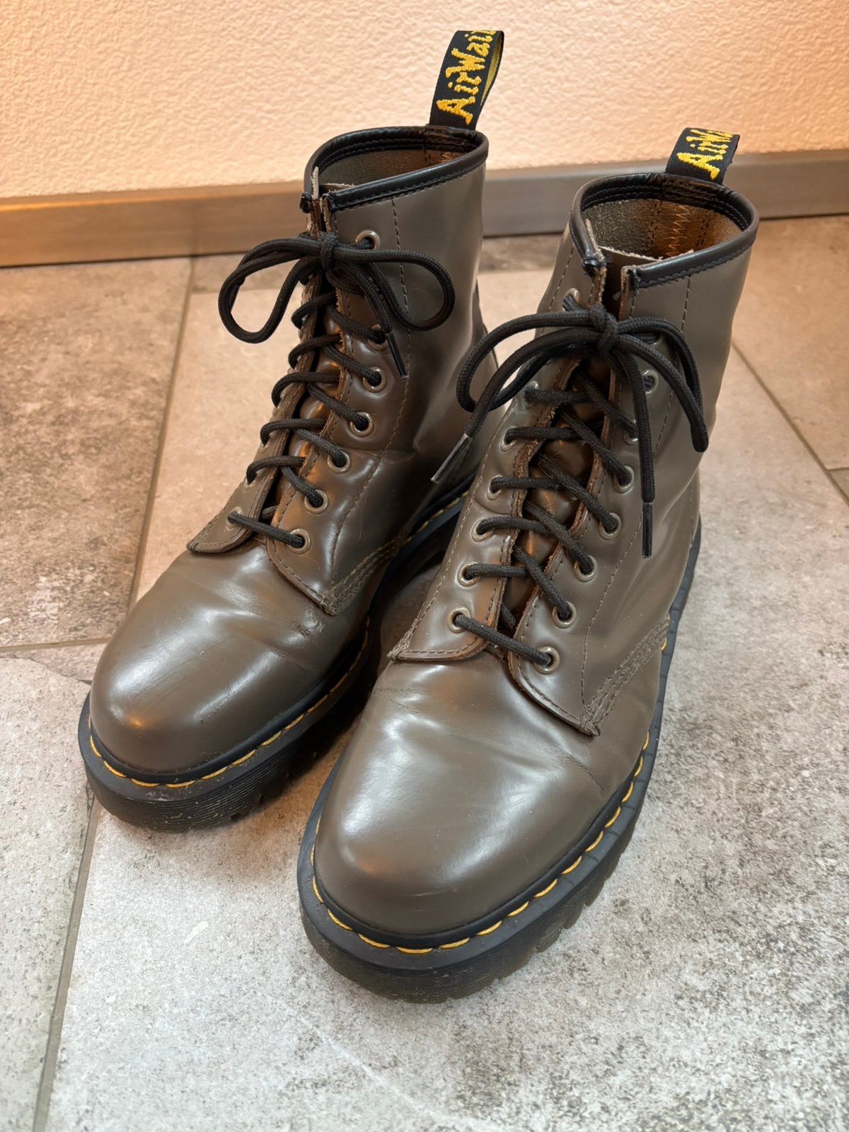 Dr. Martens 1460 BEX, khaki grey, maat 42, Ophalen of Verzenden, Zo goed als nieuw, Overige typen