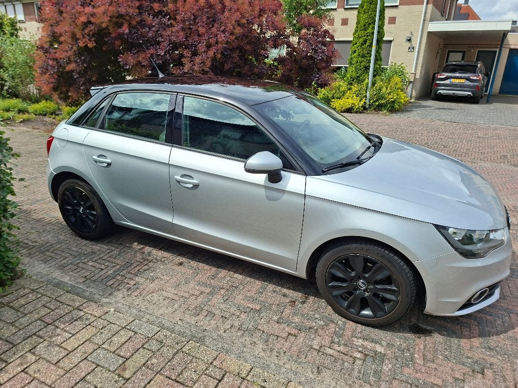 Audi A1 1.2 Tfsi kleur grijs bouwjaar 02-08-2012, Auto's, Euro 5, Stof, A1, 4 cilinders
