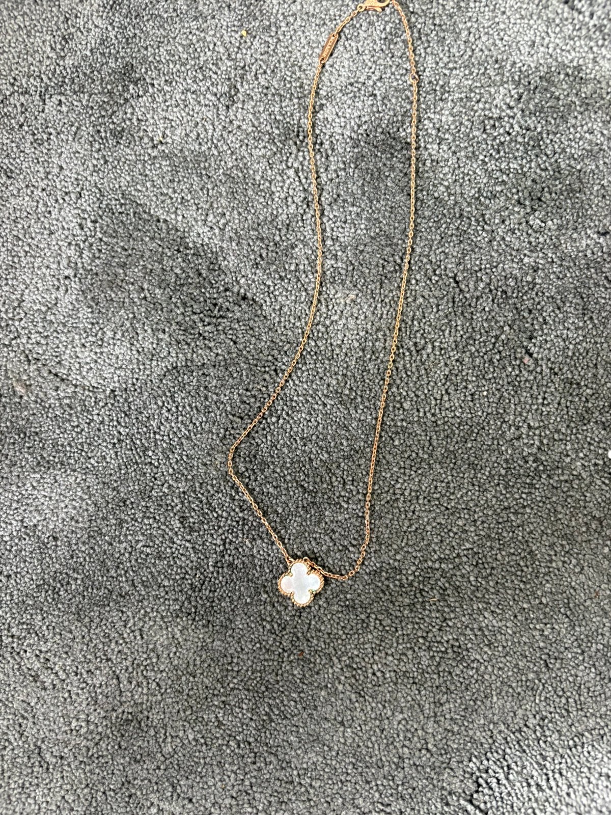 Ketting pearl klaver rose goudkleurig, Ophalen of Verzenden, Zo goed als nieuw, Goud, Overige materialen