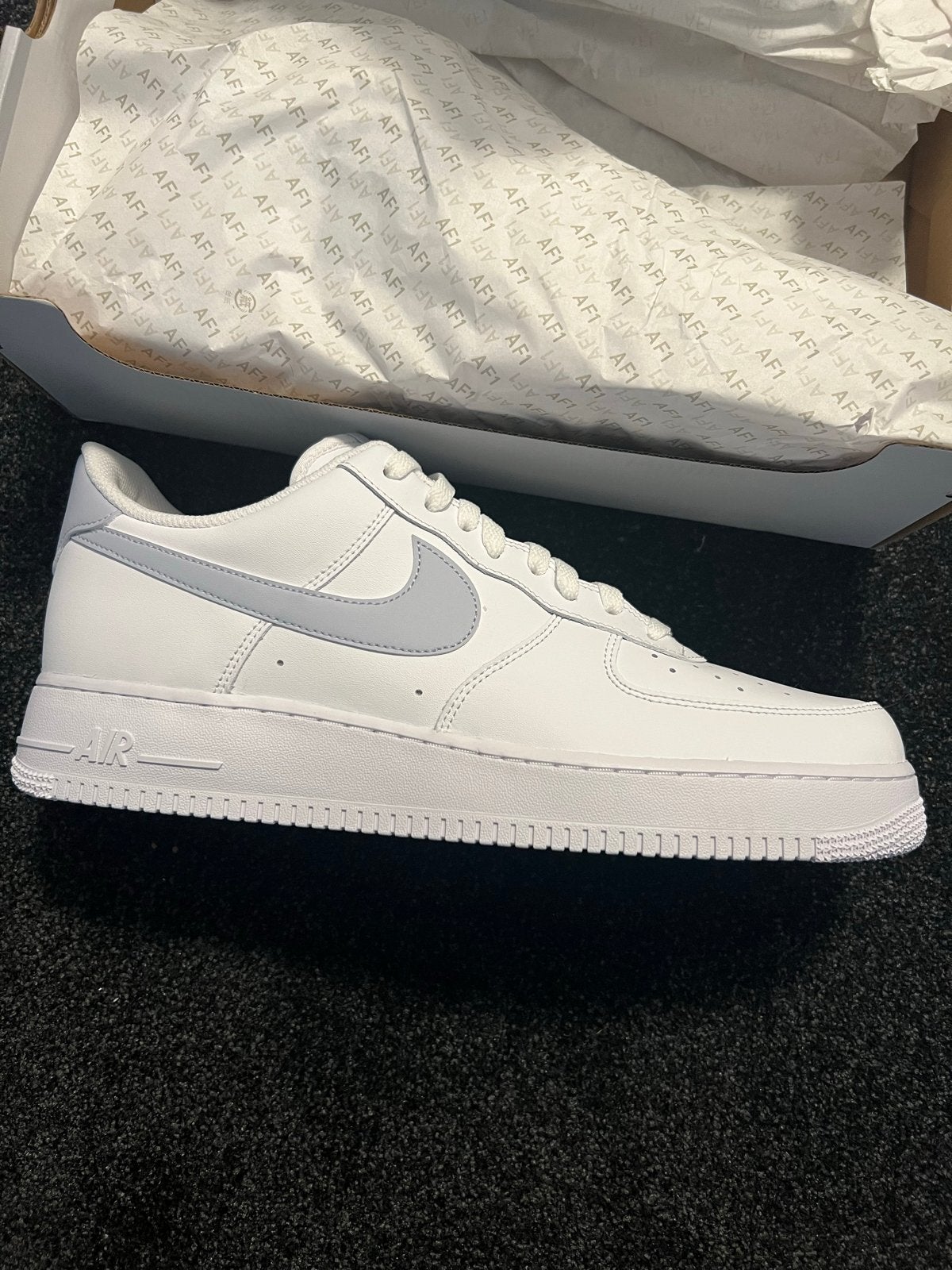 Nike Air Force 1 '07 Sneakers - Wit/Grijs, Sport en Fitness, Ophalen, Nieuw, Hardloopschoenen, Nike