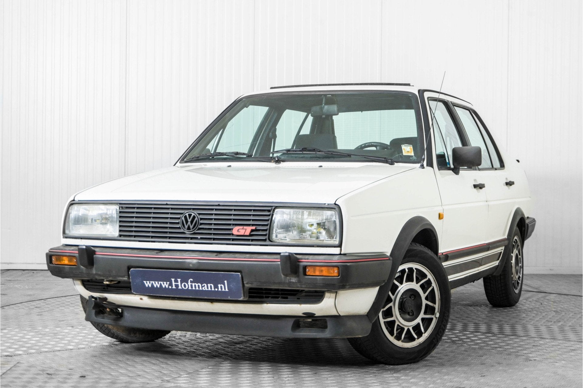 Volkswagen Jetta 1.8 GTI (GT) (bj 1985), Auto's, Voorwielaandrijving, Gebruikt, 4 cilinders, Wit
