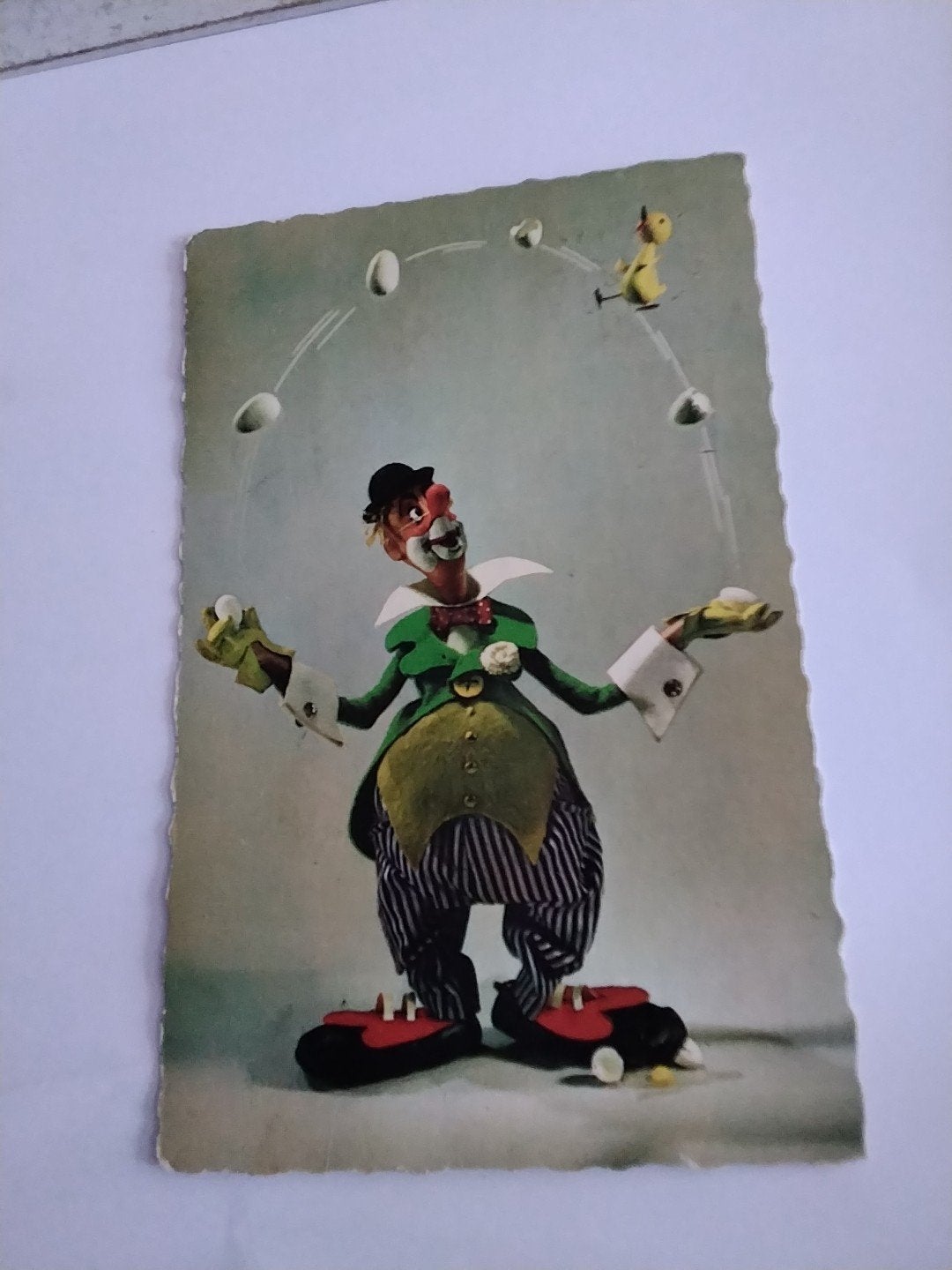 JOOP GEESINK Oude ansichtkaart: Jonglerende clown met eieren, Ophalen of Verzenden, 1940 tot 1960, Gelopen, Noord-Brabant