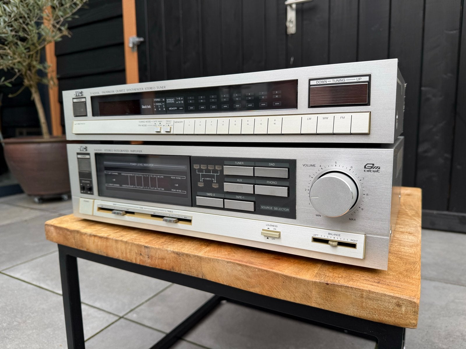 JVC T-X200L Tuner & A-K300 Versterker - phono, JVC, Tuner of Radio, Zo goed als nieuw, Losse componenten