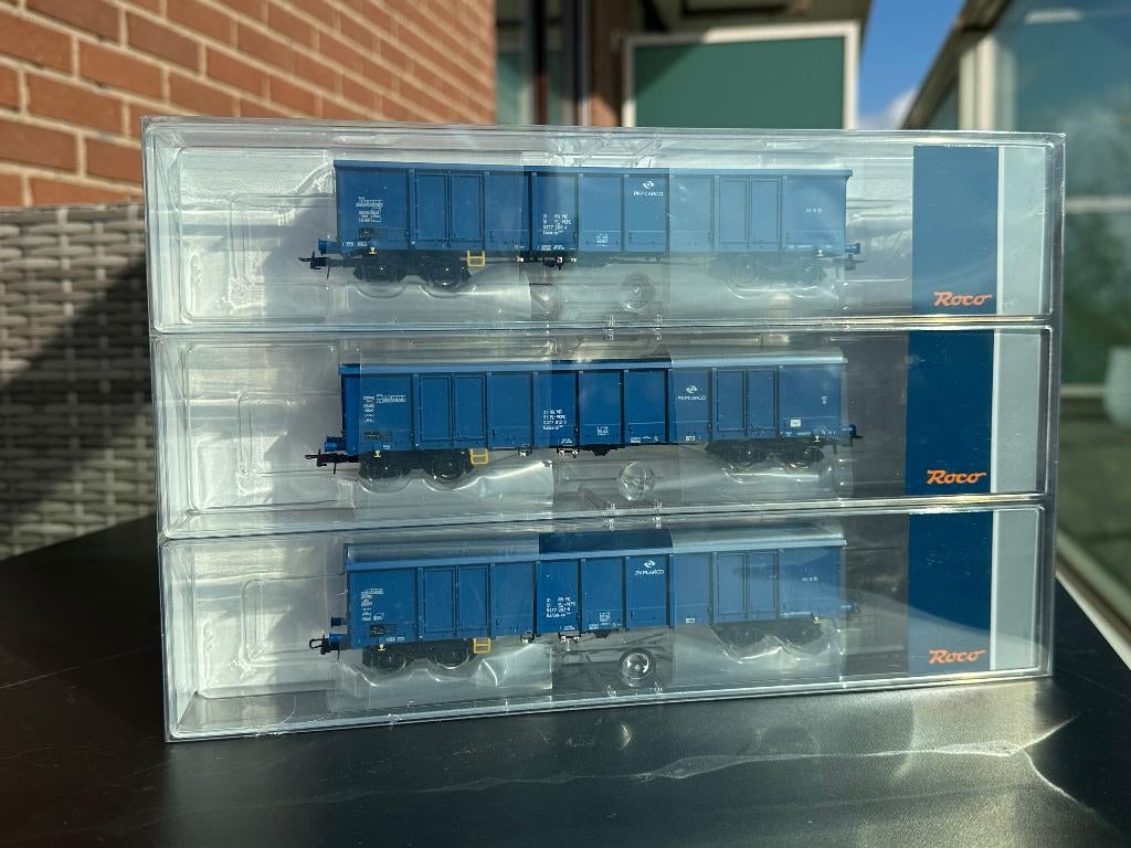Roco 6600100: blauwe PKP Cargo set met 3 Enoas-xx wagens., Hobby en Vrije tijd, Modeltreinen | H0, Gelijkstroom, Ophalen of Verzenden