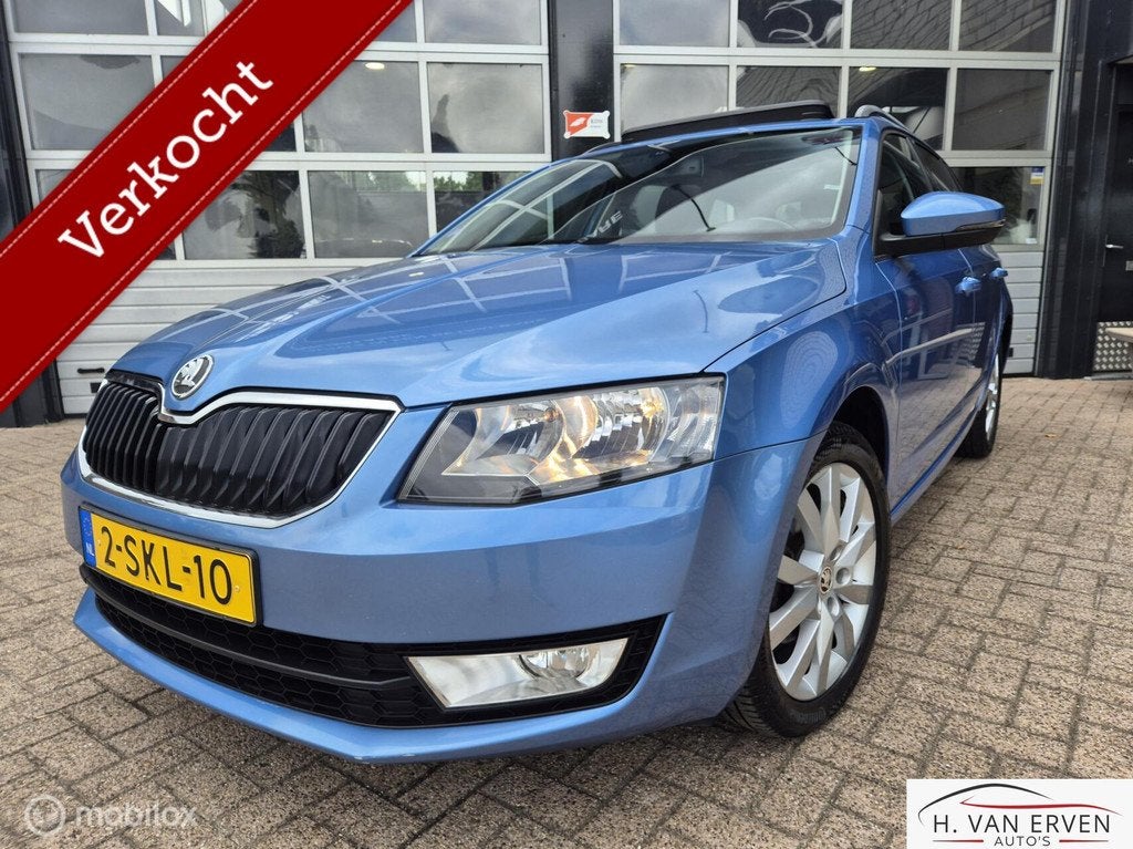 Skoda Octavia Combi 1.4 SCHUIFKANTELDAK DEALERONDERHOUDEN, Auto's, Voorwielaandrijving, Euro 5, 4 cilinders, Blauw