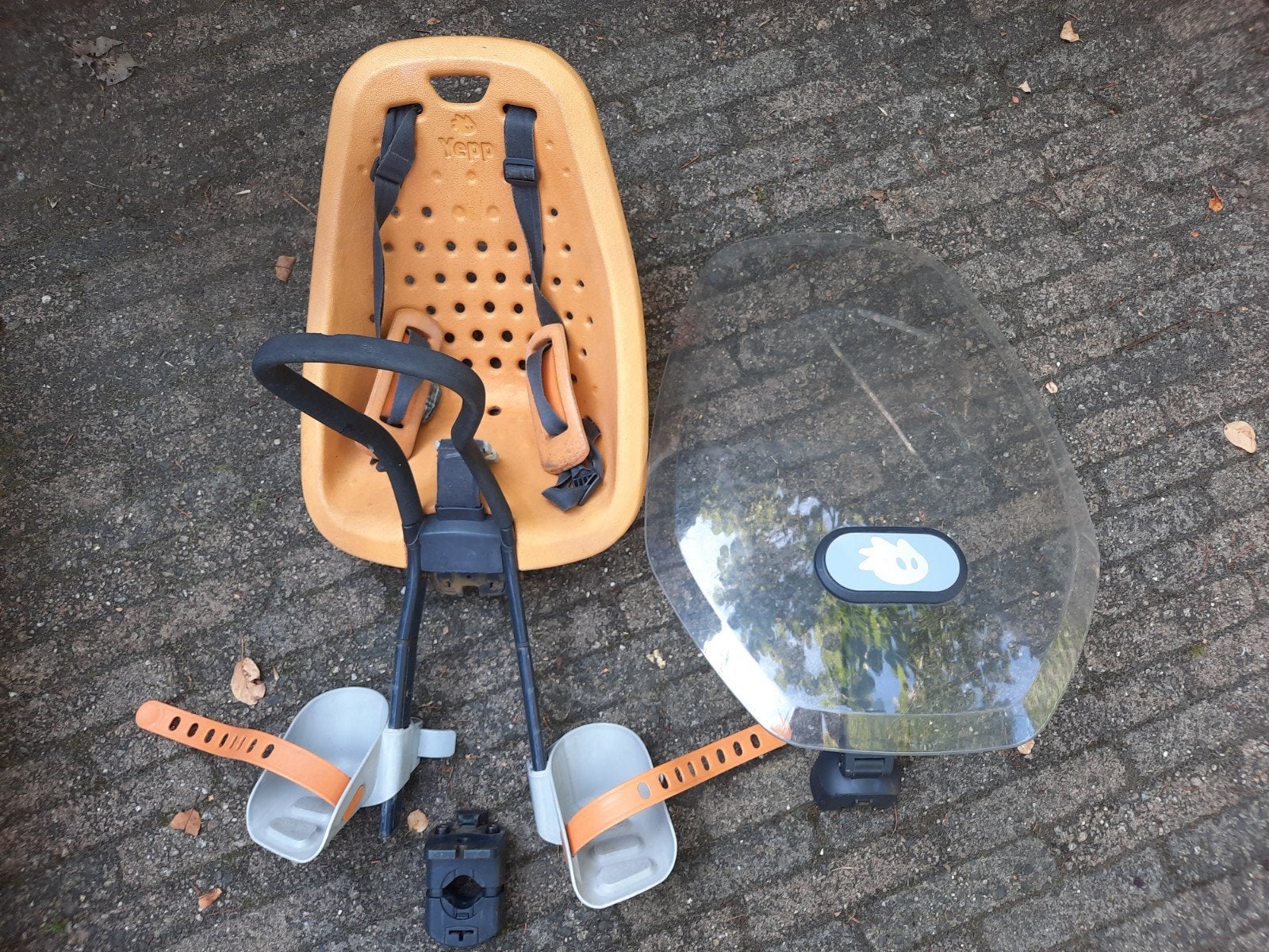 Yepp Mini voorzitje met windscherm, Ophalen, Yepp, Gebruikt, Voetsteuntjes