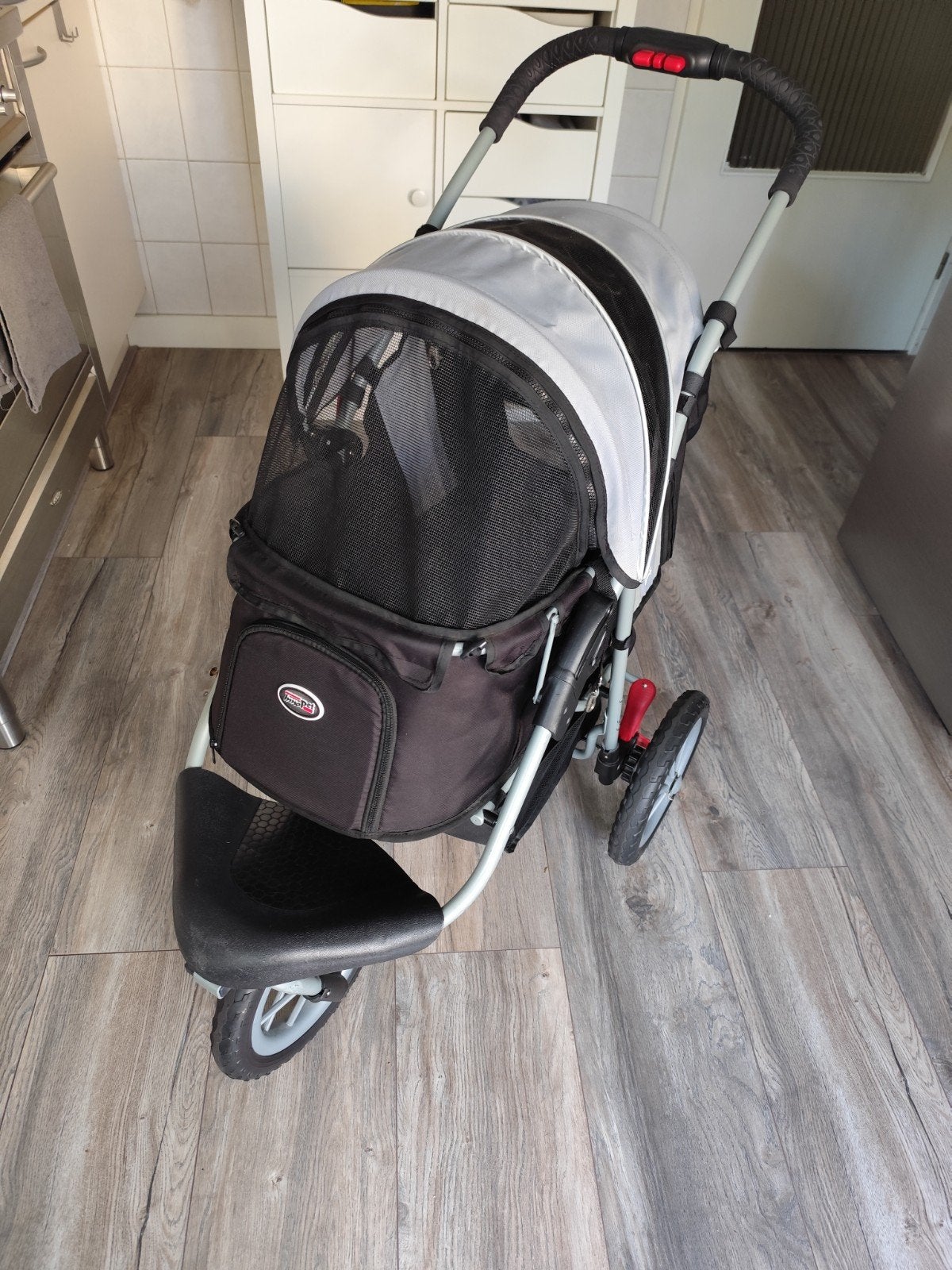 Innopet hondenbuggy en orginele regenhoes, Ophalen, Zo goed als nieuw
