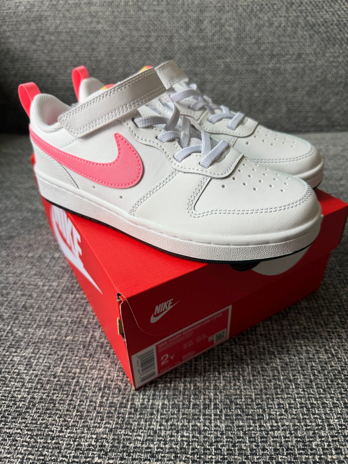 Nike Court Borough Low 2 (PSV) - Nieuw in doos, maat 33.5, Jongen of Meisje, Schoenen, Nieuw, Ophalen of Verzenden