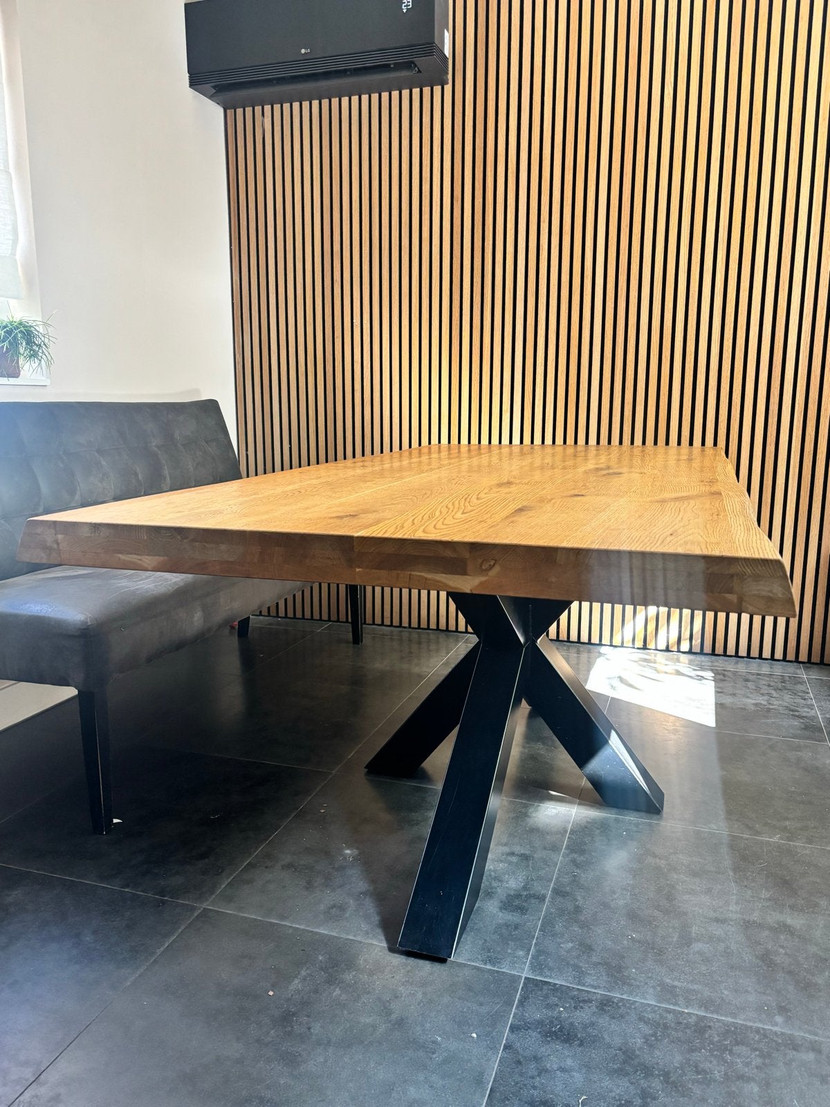 Eettafel boomstam 200x100 cm met stalen kruispoot, Ophalen, 50 tot 100 cm, Zo goed als nieuw, Vijf personen of meer