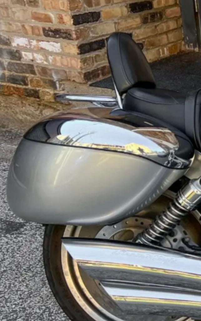 Gezocht Kofferset harley Davidson V-rod, Ophalen of Verzenden