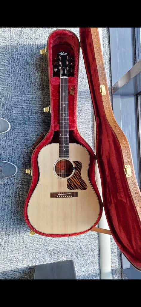 Gibson J-35 Faded 30's akoestische gitaar met koffer, Ophalen, Zo goed als nieuw, Western- of Steelstringgitaar, Met (piezo-)element
