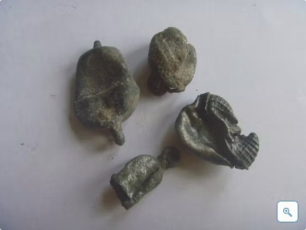 Bodemvondst. Hangertjes.Tin.Zilver. Metaaldetector, Ophalen of Verzenden