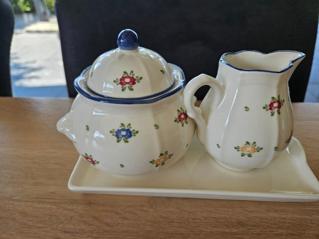 Zeller Fayencerie Petite Rose - Suikerpot en Melkkan, Ophalen of Verzenden