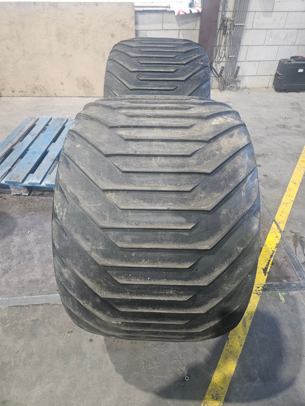 Trelleborg 700-40-22,5  2 stuks gebruikt voor truckpulling, Zakelijke goederen, Agrarisch | Onderdelen | Banden, Velgen en Assen