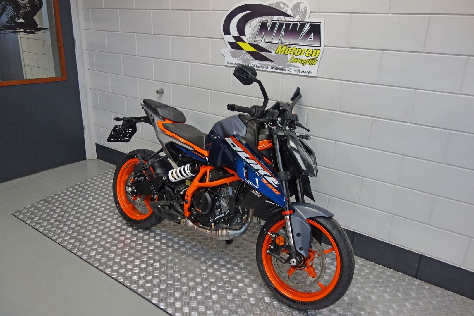 KTM 390 Duke, KTM, Bedrijf, Onbekend, 373 cc