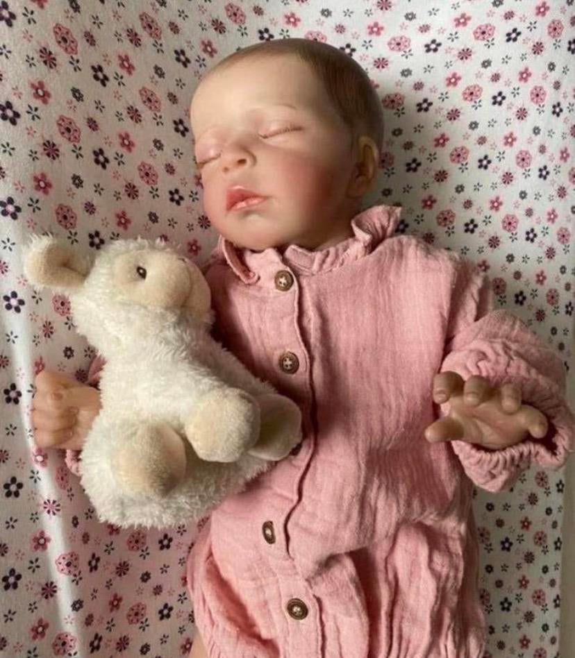 Slapend Reborn baby meisje, Verzamelen, Verzenden, Zo goed als nieuw, Babypop, Levensecht of Reborn