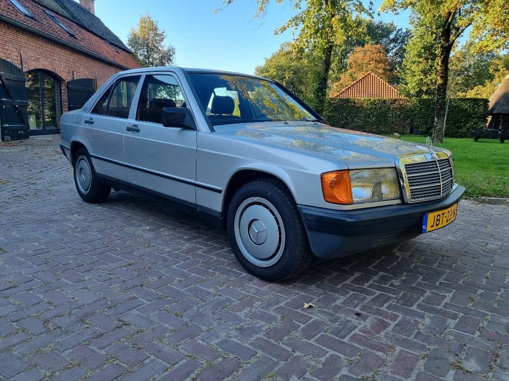 Mercedes 190e W201 Schuifdak Stuurbekr. 1985 Belastingvrij, Auto's, Zwart, Open dak, Handgeschakeld, Sedan