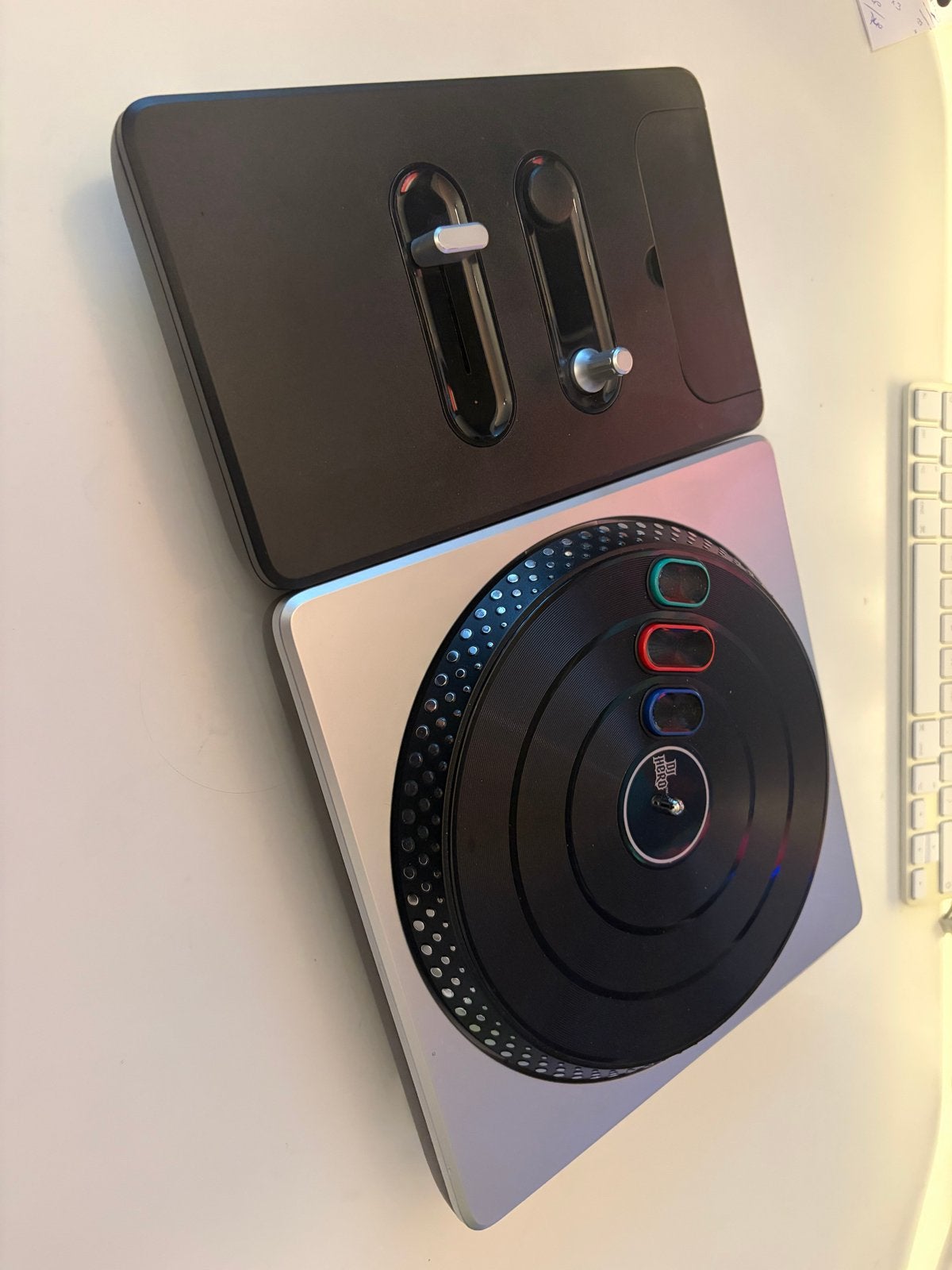 Xbox 360 DJ Hero Turntable Set met DJ Hero 1 & 2, Muziek, 2 spelers, Ophalen of Verzenden, Zo goed als nieuw