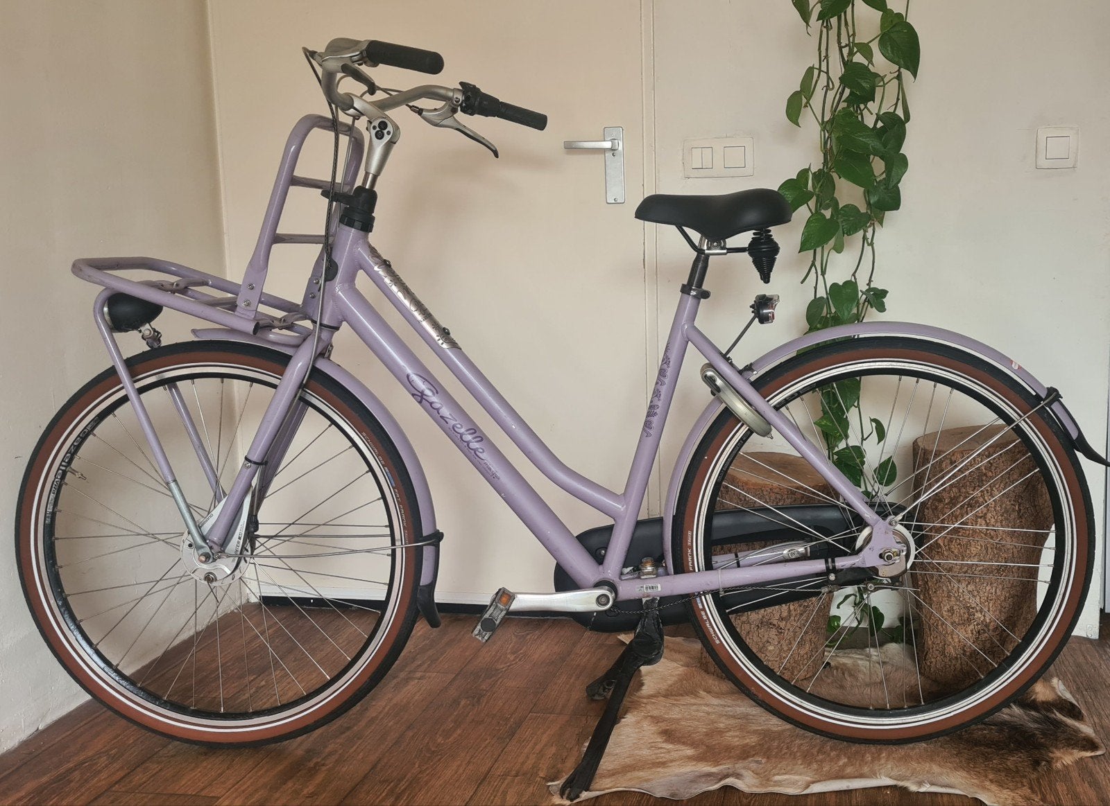 Lila Gazelle type Miss Grace Damesfiets || H 55 || Nexus 3, Fietsen en Brommers, Fietsen | Dames | Damesfietsen, Zo goed als nieuw