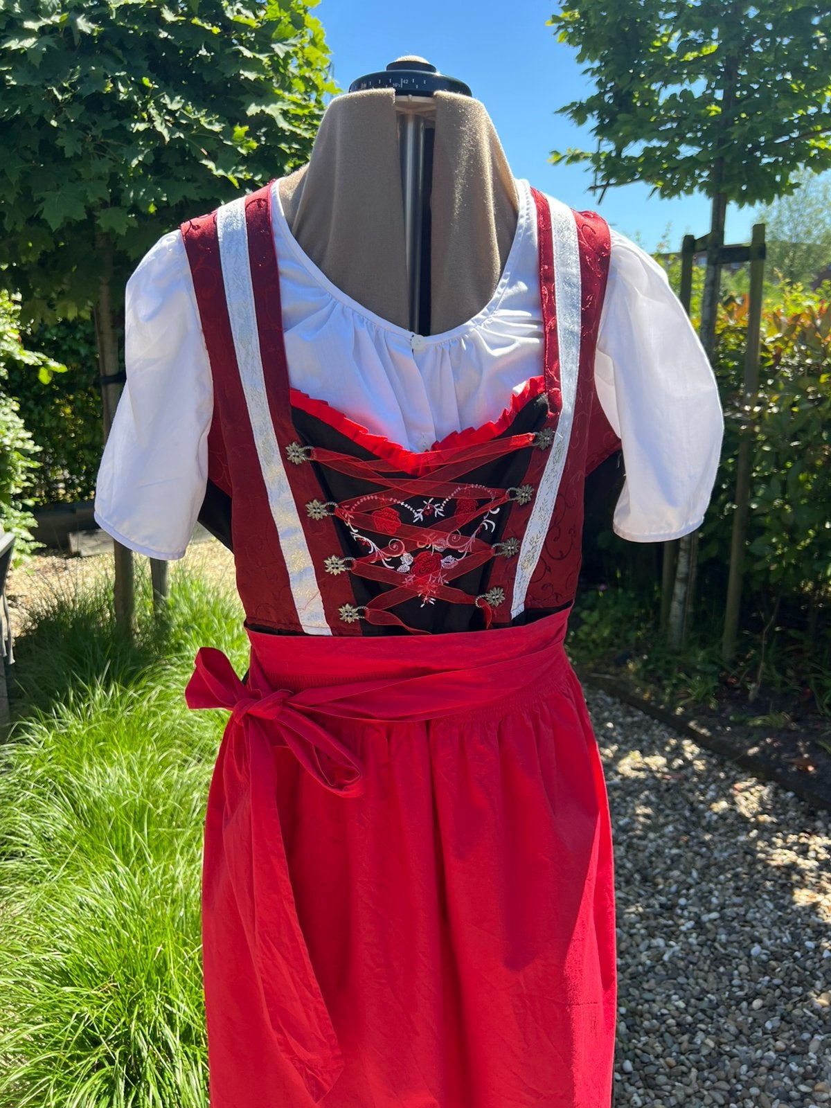 Dirndl 3-delig maat 48 zgan Dirndl .com, Ophalen of Verzenden, Zo goed als nieuw, Maat 46/48 (XL) of groter, Overige thema's