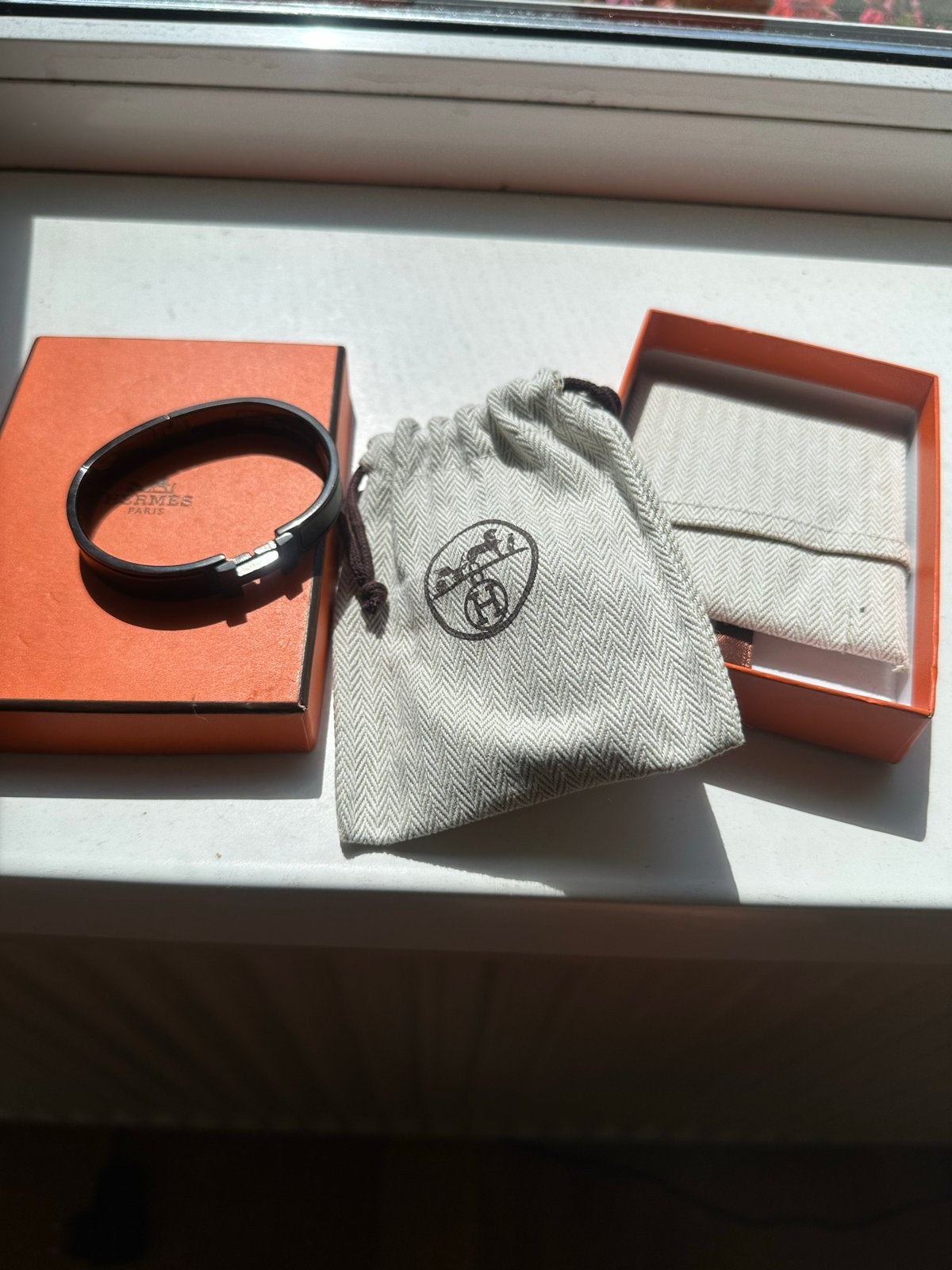 Hermès Clic H Armband Zwart met Doos en Zakje, Ophalen of Verzenden, Zo goed als nieuw, Zwart, Staal