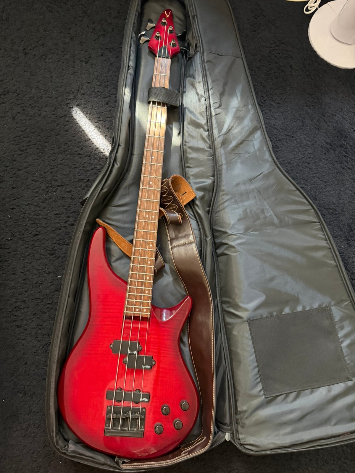 Elektrische basgitaar vandaag afhalen €100. (5aug), Muziek en Instrumenten, Snaarinstrumenten | Gitaren | Bas, Ophalen, Gebruikt