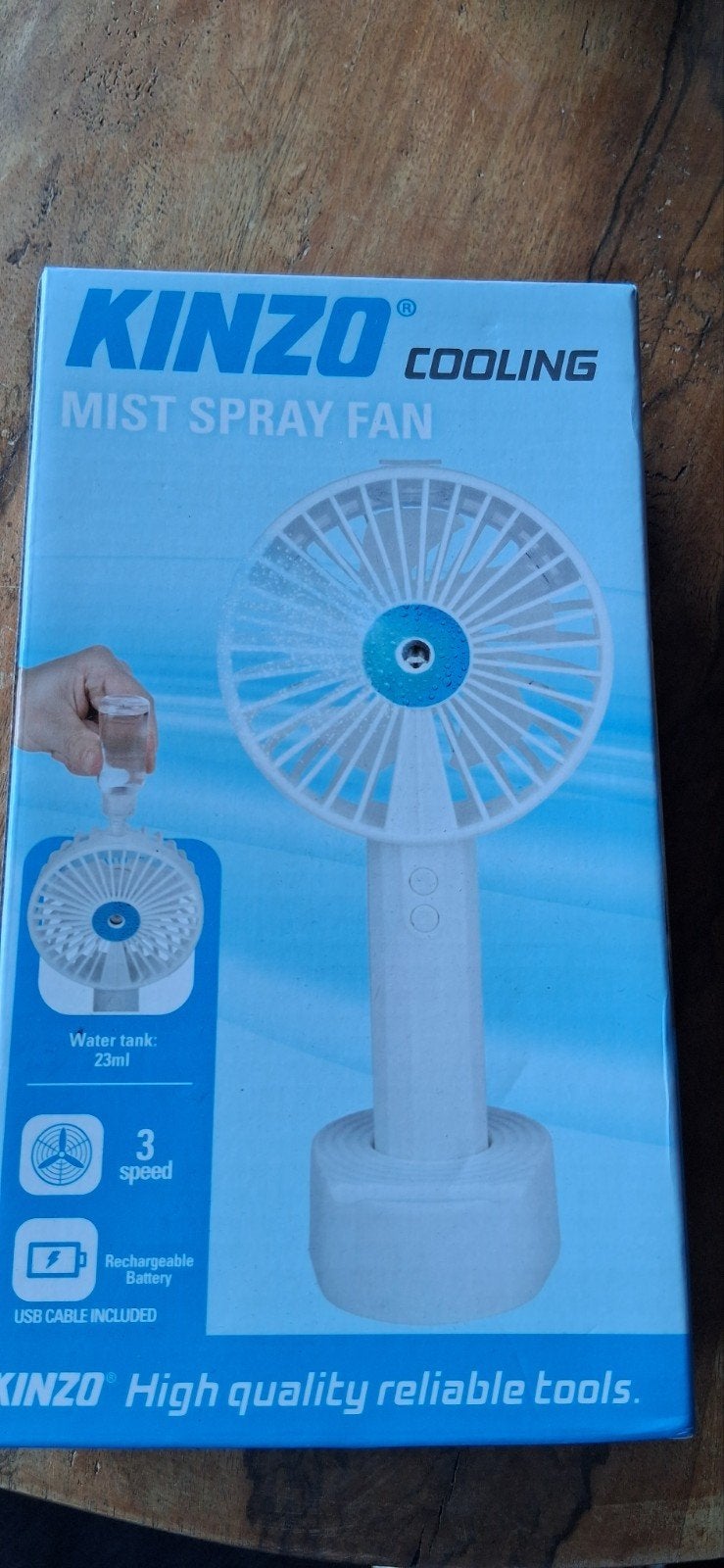 Kinzo Cooling Mist Spray Fan - Draagbare Ventilator, Witgoed en Apparatuur, Ventilatoren, Ophalen of Verzenden, Nieuw, Tafelventilator