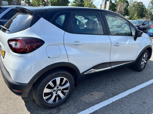 Foto 8 van Renault Captur 0.9 TCE 90 2018 Wit € 8950,00