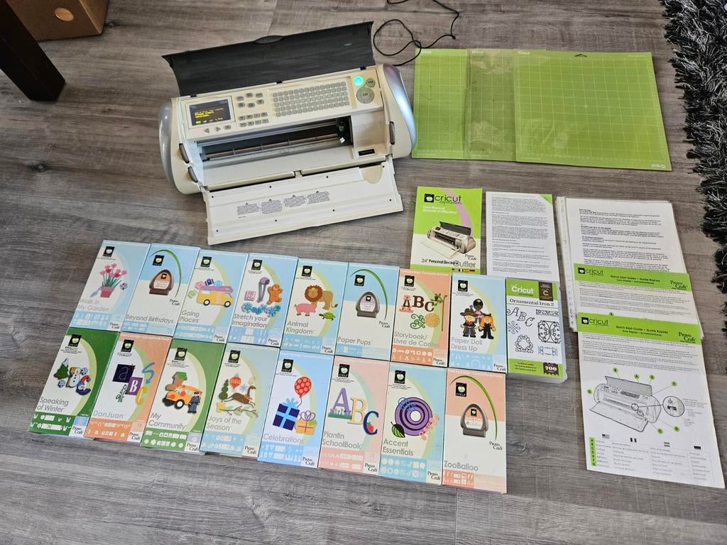Provo Craft 24" Personal Electronic Cutter, Ophalen of Verzenden, Gebruikt, Cartridge