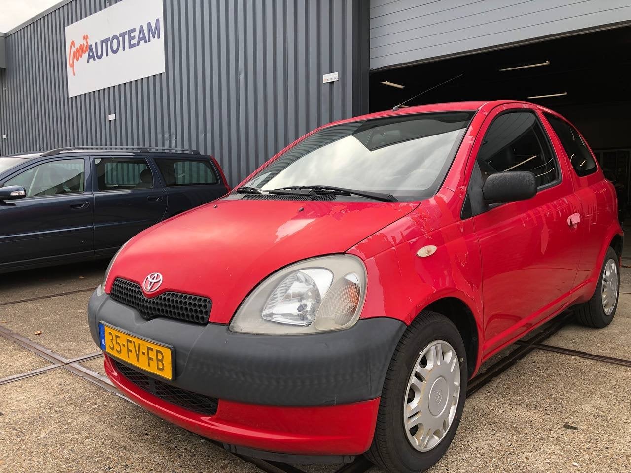 Toyota Yaris 1.0-16V VVT-i Terra lage km stand! | zo meeneme, Auto's, Voorwielaandrijving, Stof, 68 pk, Origineel Nederlands